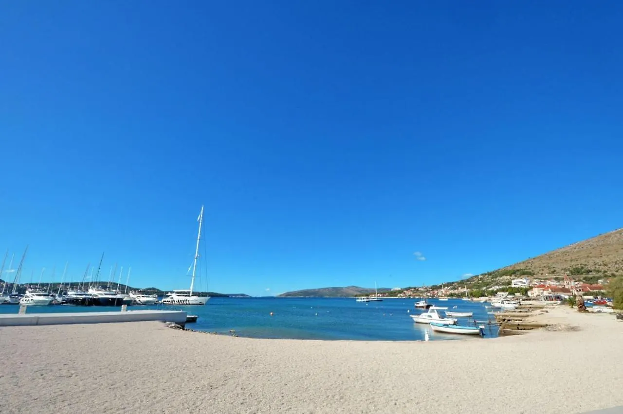 Lela Croatia